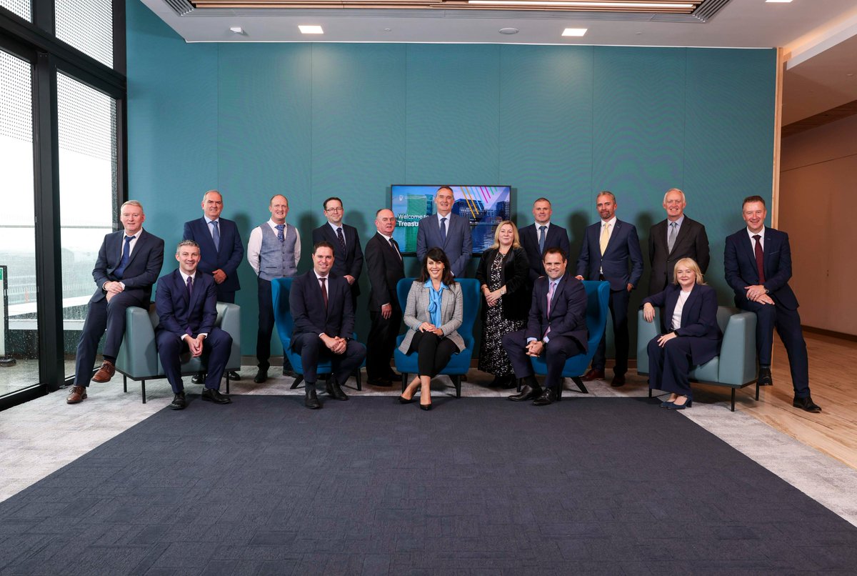 DeptEnterprise's tweet photo. Ministers @nealerichmond, @CarrollJennifer and @martinheydonfg welcome Credit Unions as lenders for €1.2bn Ukraine Credit Guarantee Scheme

The Scheme provides reduced interest rate loans to small businesses, farmers and fishers.

Learn more 👉https://t.co/1GpyPs0uCg https://t.co/zysh4ger9F