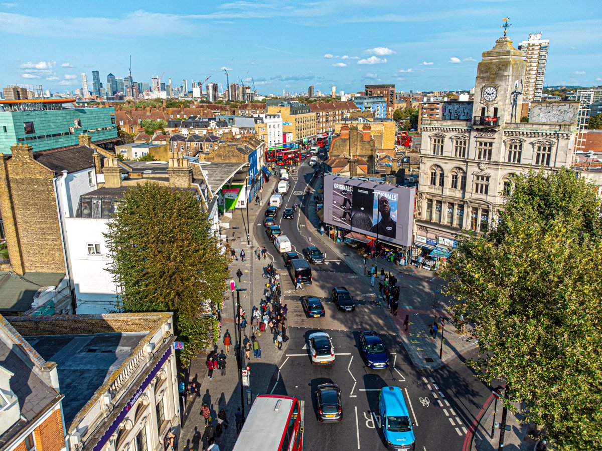 maximusmaximise's tweet photo. British rapper and singer-songwriter @stormzy fronts @adidasoriginals new campaign on our Pride of Peckham mega banner in celebration of the brand’s heroes. @emc_uk @kineticwwUK 

#OOH #outofhome #advertising #megabanner https://t.co/SrYrfgmAmk