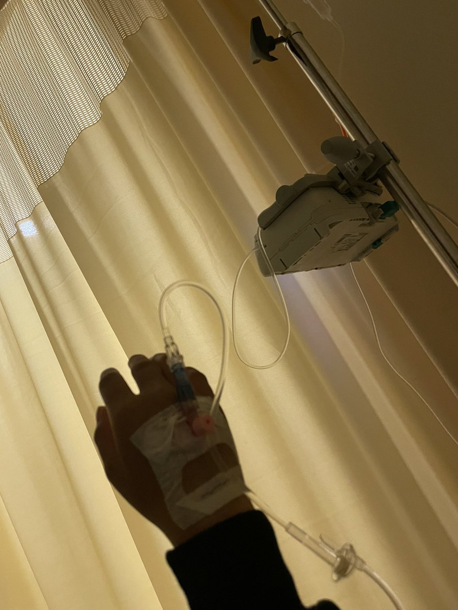 linono_'s tweet photo. worst day in a year💉 https://t.co/nQIwLDYlIy