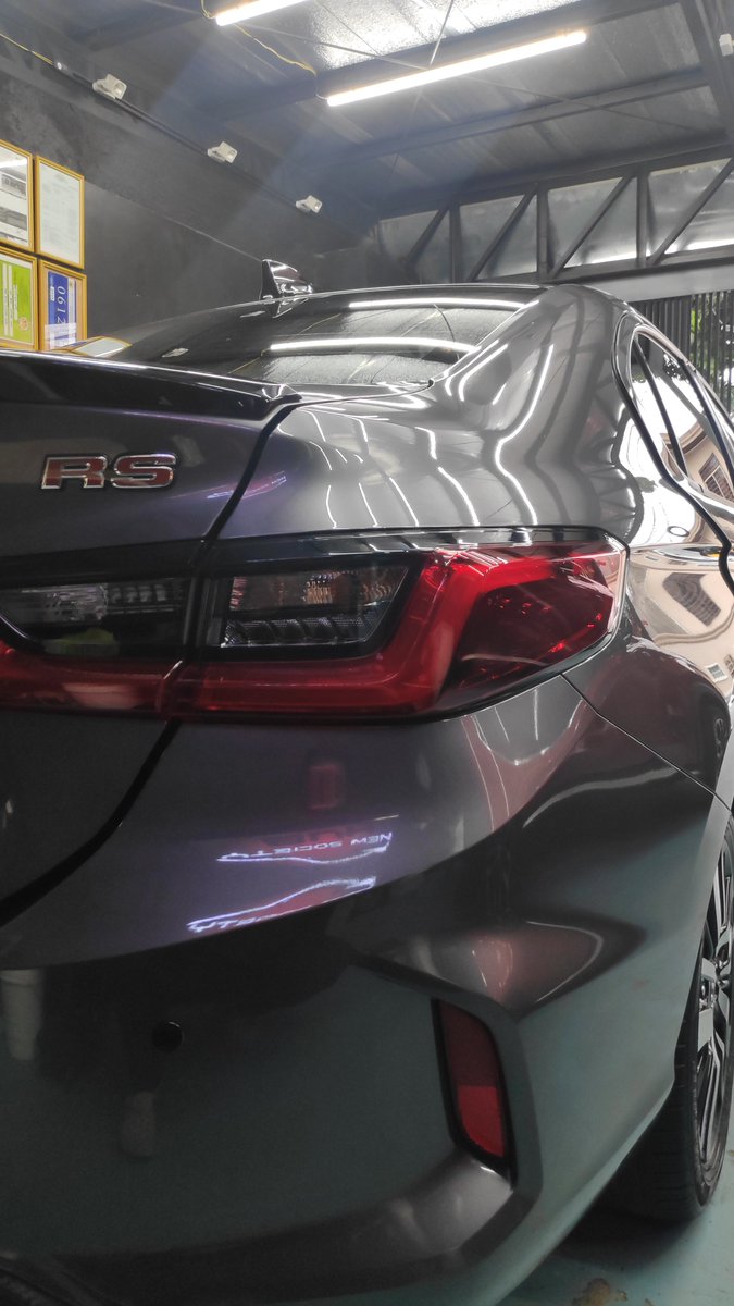 NewSocietyHub's tweet image. One year later and our exterior auto detailing still shines bright! 

Let your car steal the spotlight with our maintenance coating after a year of top-notch auto detailing!

Get ready to turn heads on the streets!
#nanographene #paintprotection #longtermprotection #shinyfinish