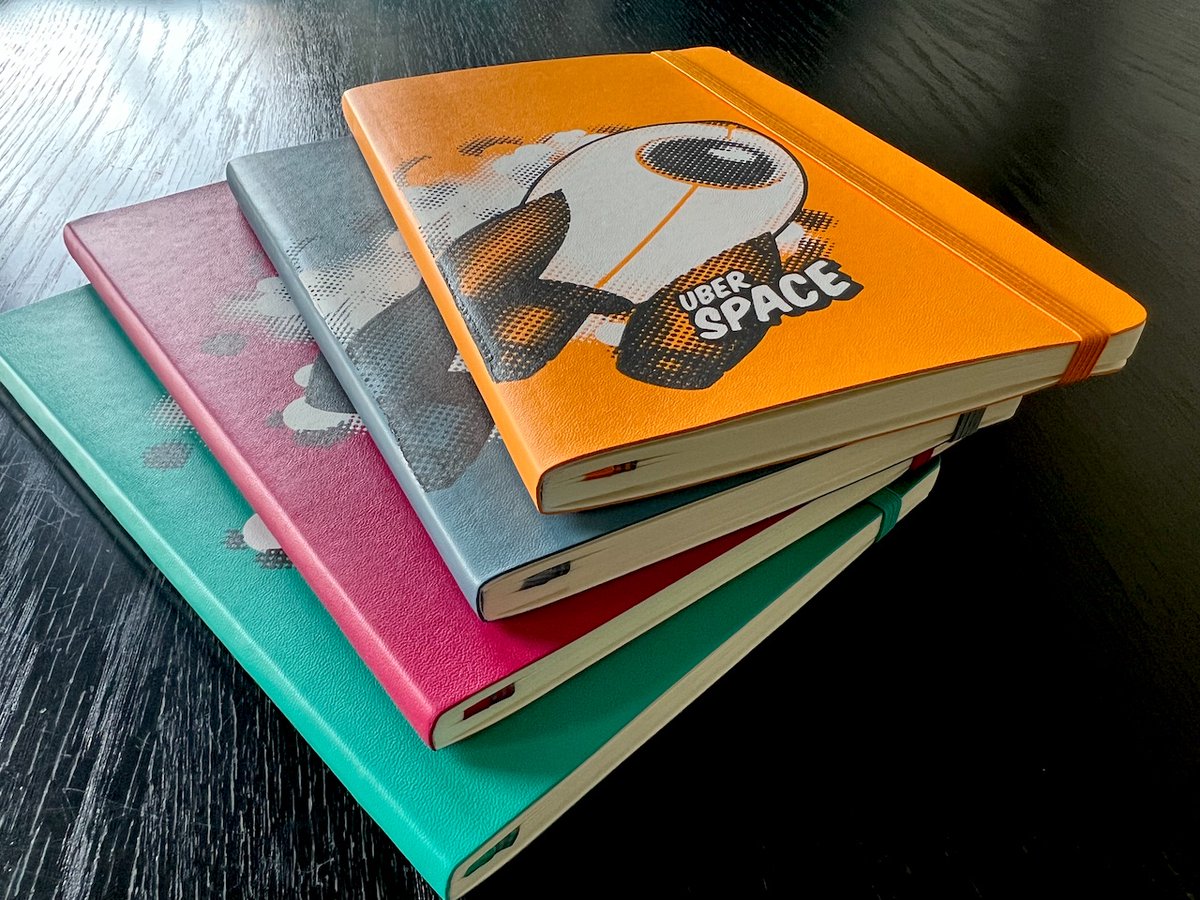 Liebe Kinder gebt fein Acht, wir haben für euch Druck gemacht! Für euer Sammelalbum der schönen Dinge von uns für euch gibt’s Neuigkeiten: blog.uberspace.de/neues-schmanke…