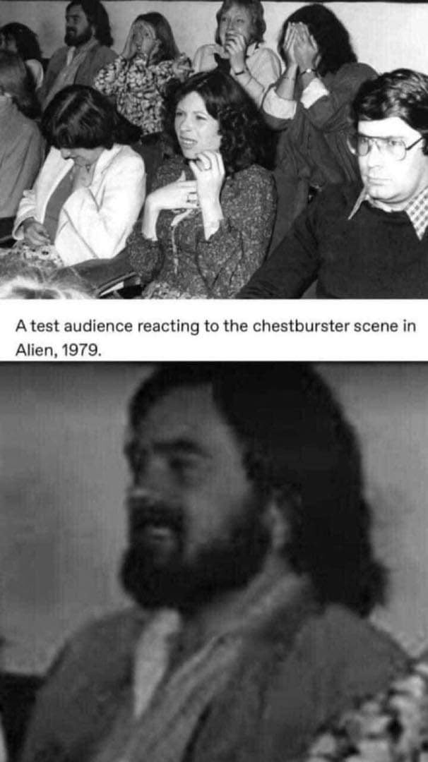Cinetrafic's tweet photo. Avouez, vous êtes comme ce monsieur devant cette scène traumatisante.

Alien 1 est-il toujours au sommet des meilleurs films de science-fiction ?
https://t.co/w8egtc6ghz

(Source : 9 GAG) https://t.co/GIn6mmhPzK