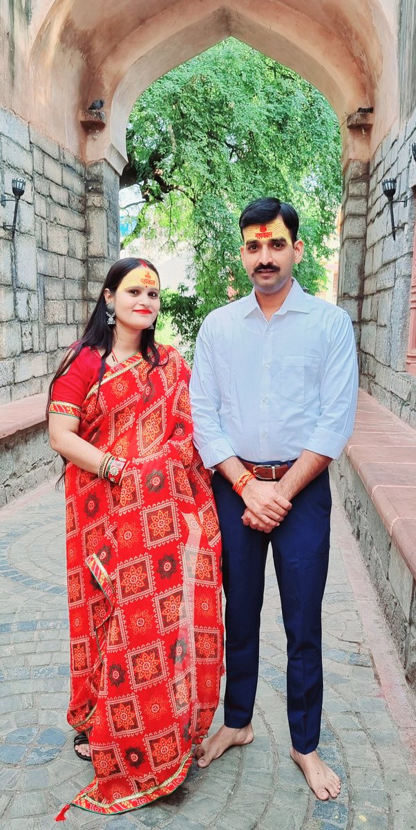 VAGEESHMISHRA8's tweet photo. आज #मध्यप्रदेश में भगवान शिव के दोनों ज्योतिर्लिंगों #श्री_महाकालेश्वर_ज्योतिर्लिंग  एवम  #श्री_ओम्कारेश्वर_ज्योतिर्लिंग एवम #श्रीकाल_भैरव_बाबा के दर्शन करने का सौभाग्य मिला।
#ShriMahaKaleshwarJyotirlinga 
#ShriOmkareshwarJyotirling https://t.co/hV0lroe684