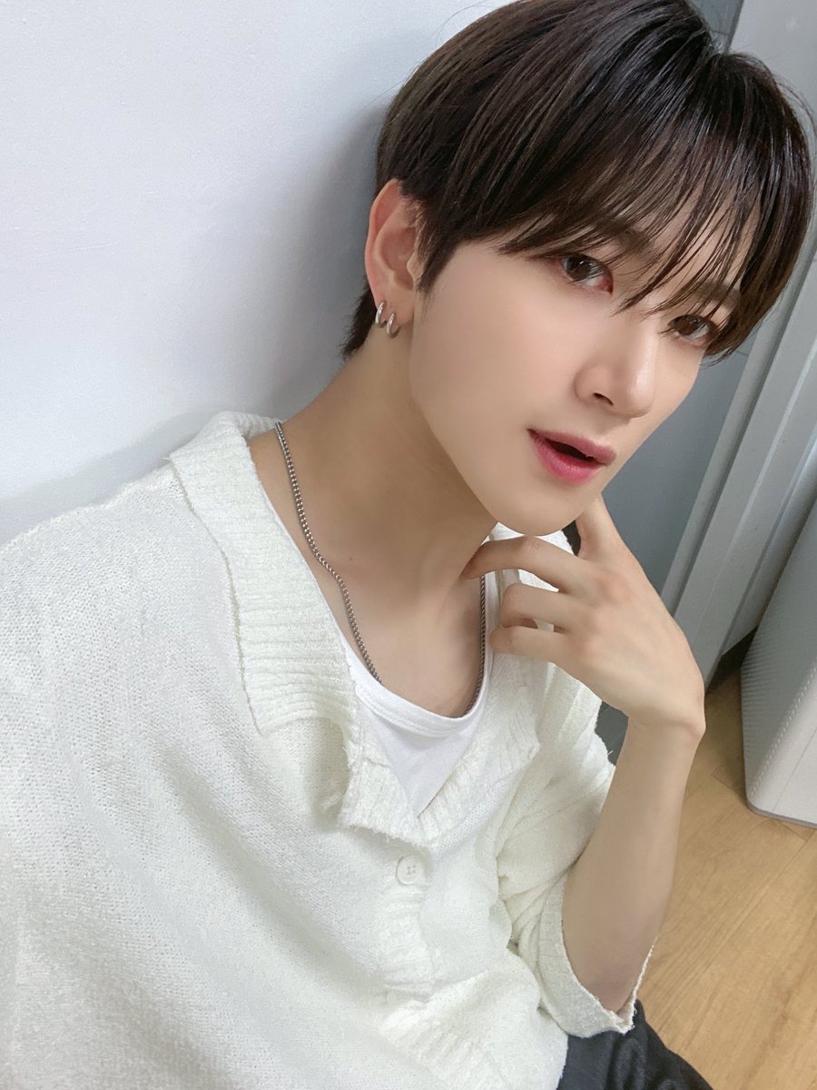 TRENDZ_OFFCL's tweet photo. [#윤우]

여긴 갑자기 비가 오네요?! 프렌드지 조심☔️

#FROM_TRENDZ #TO_FRIENDZ #TRENDZ #트렌드지 https://t.co/km4FpiJQ3Y