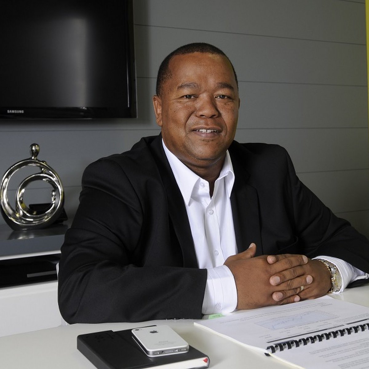 Woolworths group COO, Sam Ngumeni, took home R97.14 million for the year – a 323% increase from the R22.94 million he received in 2022.

This is roughly R266 000 per day.

#AskAsanteOnBoards