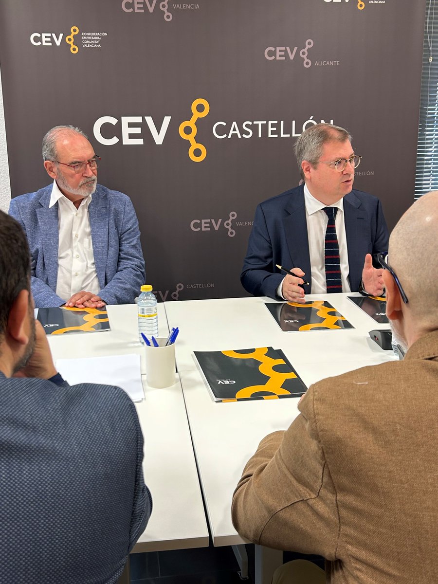 CEV_CV's tweet photo. #CEVCastellón | 📰 Los medios de comunicación de #Castellón se suman al #Manifiesto por la economía de la provincia

✍️ Con esta adhesión son ya 65 las entidades de distintos ámbitos que han mostrado su apoyo

📎🎙️ https://t.co/7qf3NzDlHp https://t.co/6giosW08LB