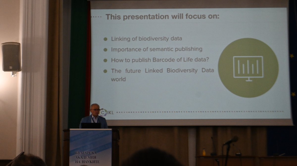 Pensoft's tweet image. Excited to be part of the 🇧🇬Bulgarian Barcode of Life, established at last week&apos;s #DNAbarcoding symposium @BgSciencesBAS! 
As part of @iBOLConsortium, we&apos;re looking forward to supporting &amp;amp; promoting #DNA #barcoding research in the country! 
#BiCIKL_H2020
blog.pensoft.net/2023/10/04/new…
