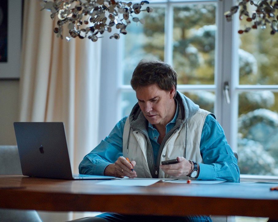 maschmeyer's tweet image. Wenn ich jemandem nicht zutraue, von zu Hause zu arbeiten, hätte ich ihn oder sie gar nicht einstellen sollen.

Also nein, lieber Wolfgang Grupp, die 90er sind vorbei. Es zählt nicht die Zeit, die man im Büro ist, sondern das Ergebnis!  Und zu behaupten, Mitarbeiter im Home…