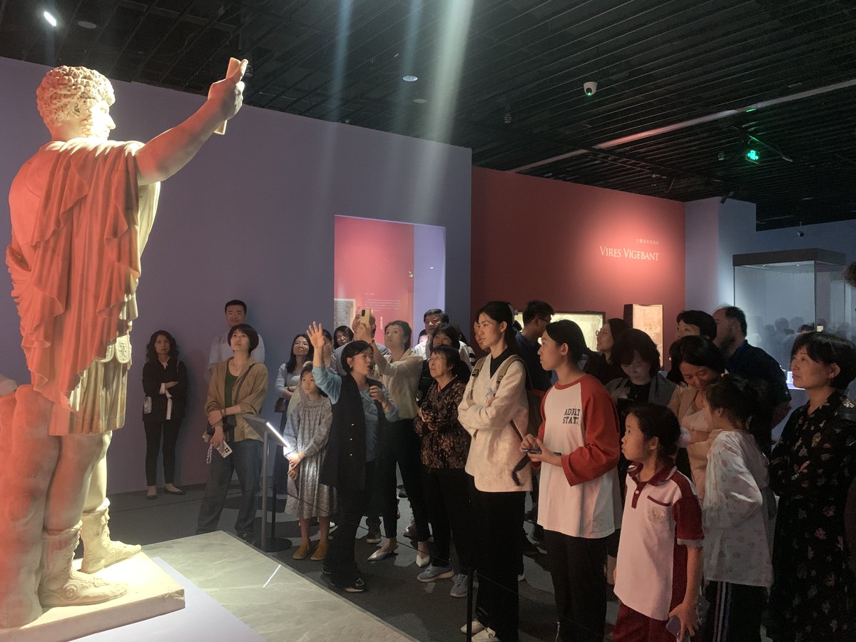 ItalyinChina's tweet photo. Ampia partecipazione alla #nottealmuseo organizzata da @ItalyinChina per la mostra “The Light of Ancient Roman Civilization”, con capolavori dal @MANNapoli. Prosegue il lavoro di #diplomaziaculturale volto ad approfondire la conoscenza della #culturaitaliana in #Cina. https://t.co/uHzK5Q784H