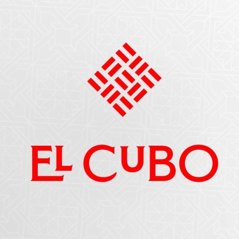 SevillaFC's tweet photo. 💻 Este jueves a las 13.30 horas nace 'El Cubo', un nuevo espacio semanal de los medios oficiales que se emitirá en directo en el canal del #SevillaFC en Twitch.  📲⚪️🔴

#WeareSevilla #NuncaTeRindas