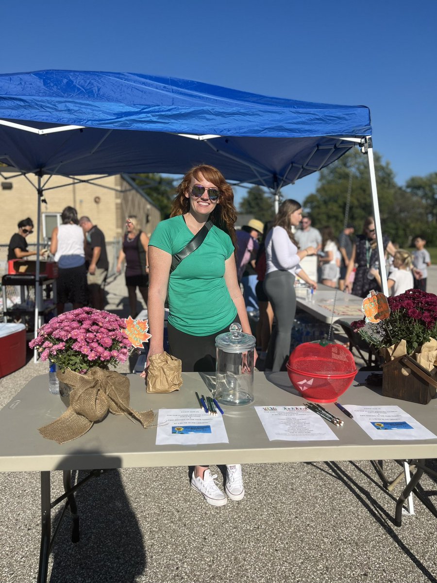 JAMMustangs's tweet photo. McWilliam staff and our School Council working together at our Meet the Staff event! What an amazing school community! https://t.co/hvkdbkrHWu