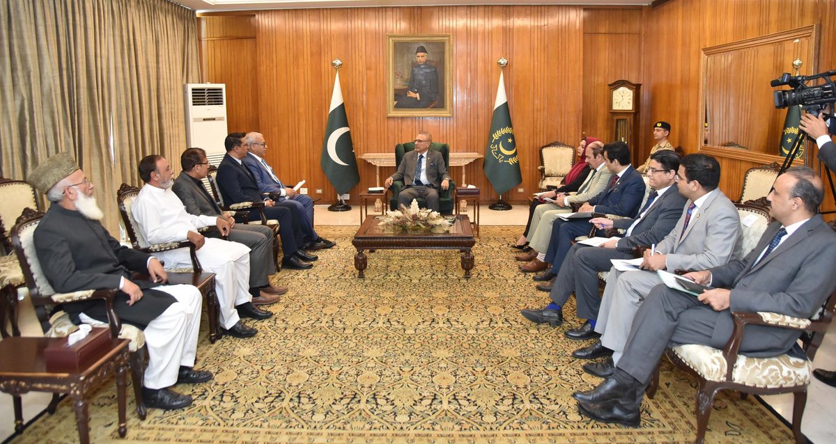 OBFNetworking's tweet photo. The Overseas Business Forum delegation had an honour to meet the Honourable President of the Republic of Pakistan to address issues concerning overseas Pakistani businesses experiencing in Pakistan. @PTVNewsOfficial @PresOfPakistan @birmingham_live @bbcmtd https://t.co/uxkz8BSSOw