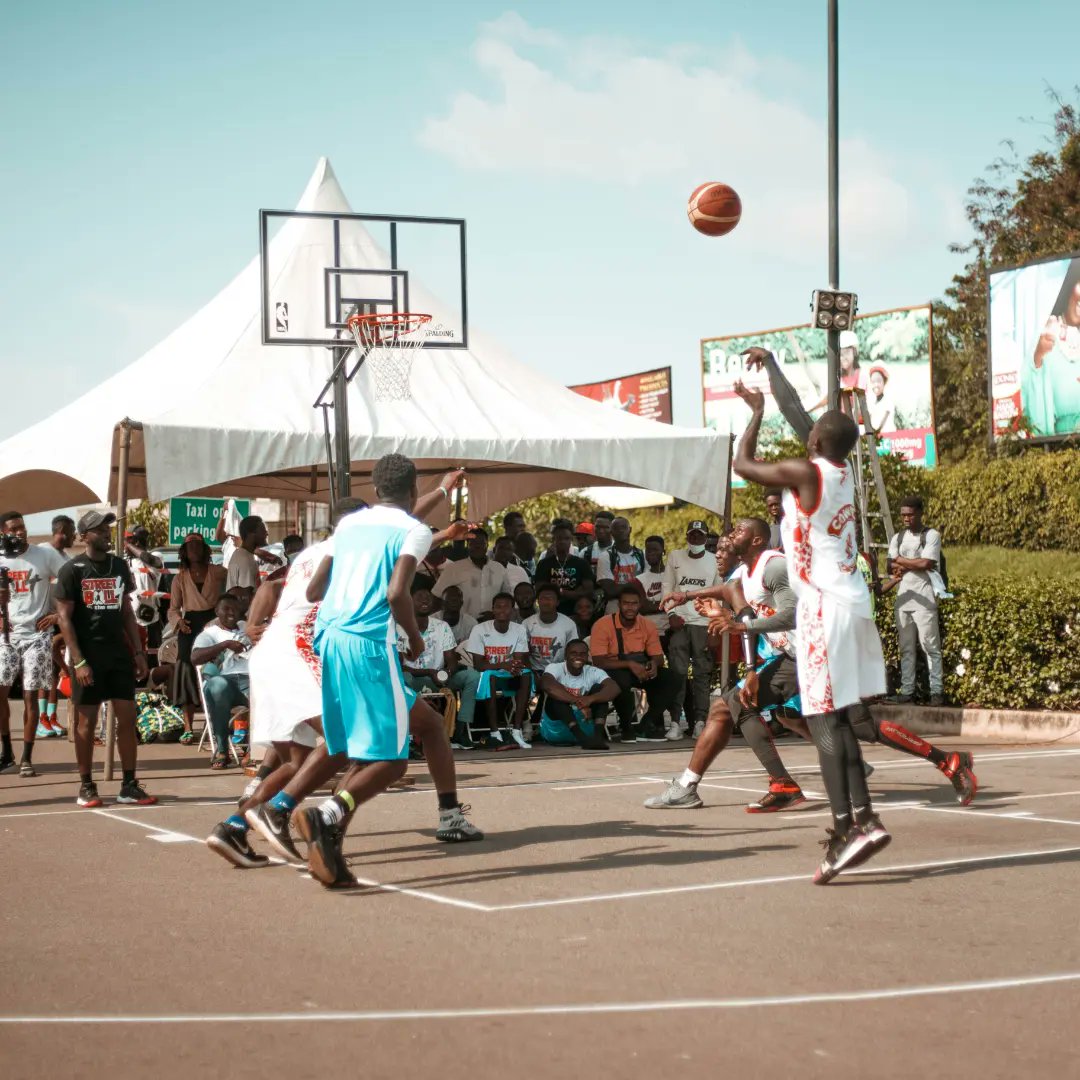 clockwork_brand's tweet photo. BASKETBALL ON THE STREET FOR THE STREET... #STREETBALL7 https://t.co/kdrlmRbw5h