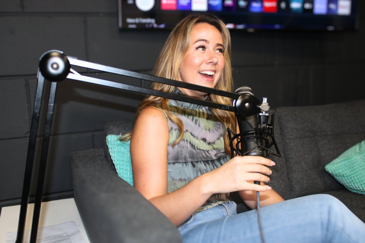 Holler™ tweet media