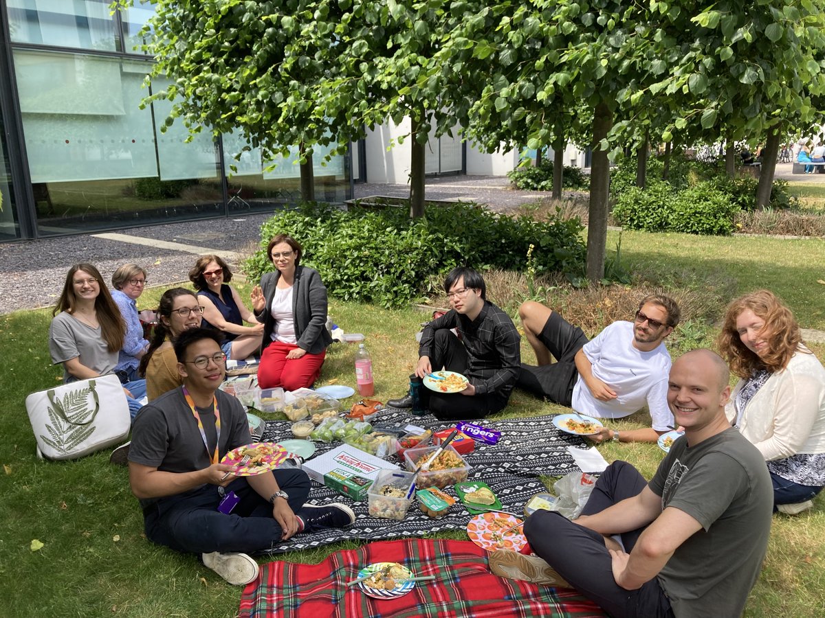 📢We have two new positions open in our lab! 1. Senior Research Associate on Transcriptional Regulation of Stem Cell Fate (jobs.cam.ac.uk/job/43214/).  2. Research Assistant on Oncogenic Transcriptional Regulation in Neuroblastoma (jobs.cam.ac.uk/job/43225/)
