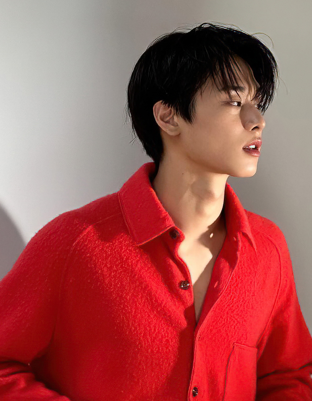 dailyljy's tweet photo. juyeon looks gorgeous in red https://t.co/ufLDFxSi0q