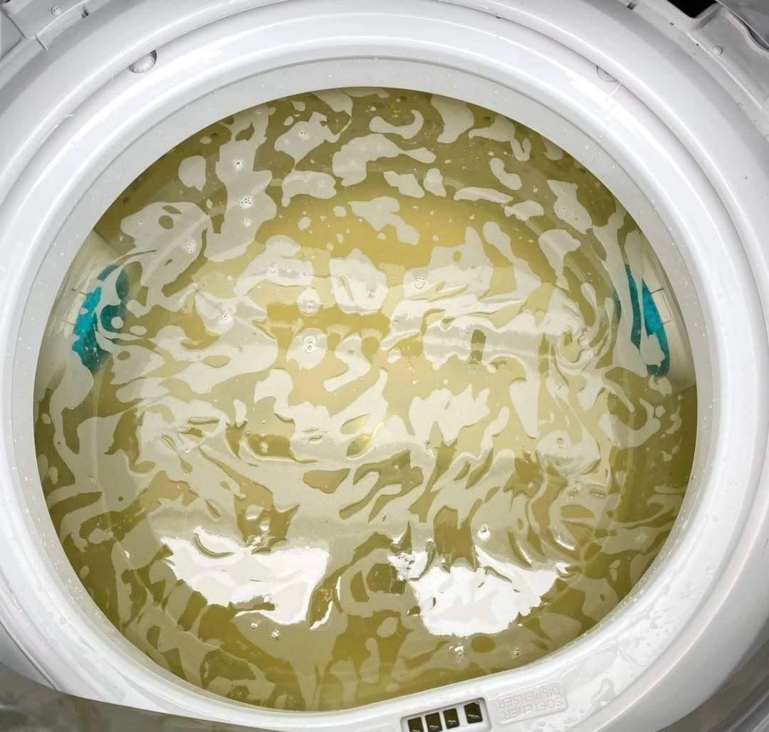theiceraf's tweet photo. Kenapa la baru tahu wujudnya benda nih! Pakai jer sabun dettol ni dlm washing machine korang, semua kotoran and habuk yg melekat dalam tu auto hilang weih 🤯😭😭 https://t.co/E5Yolyi43h