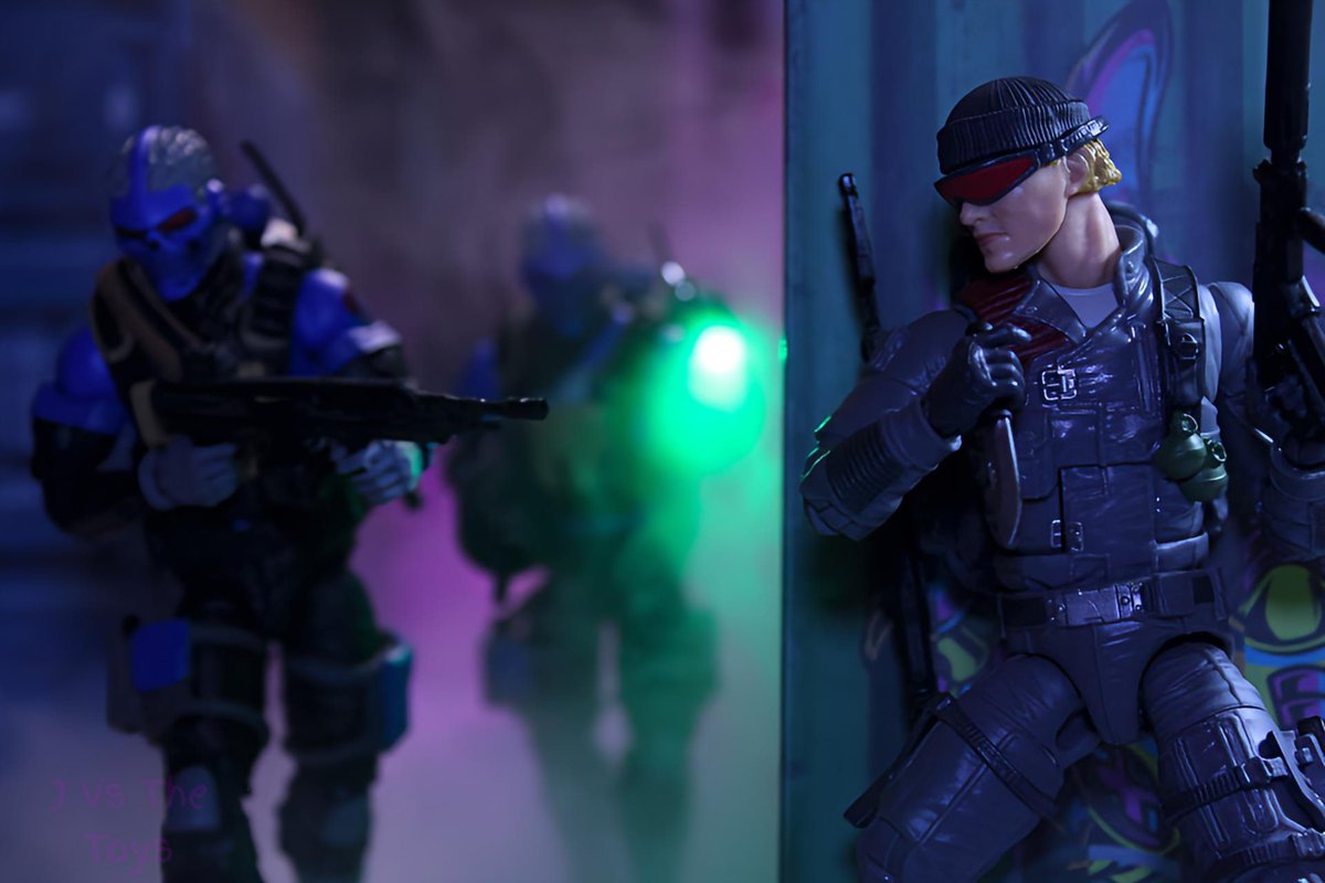 “Keep your eyes peeled. The intruder is here somewhere…”

#GIJoe #gijoeclassifiedseries #GIJoeNation #LowLight #RangeViper #gijoeclassified #ToyPhotography #ToyPhotographer #Toys #ActionFigures #ActionFigurePhotography #ActionFigurePhotos  #ActionFigureArt #ToyPhotographers