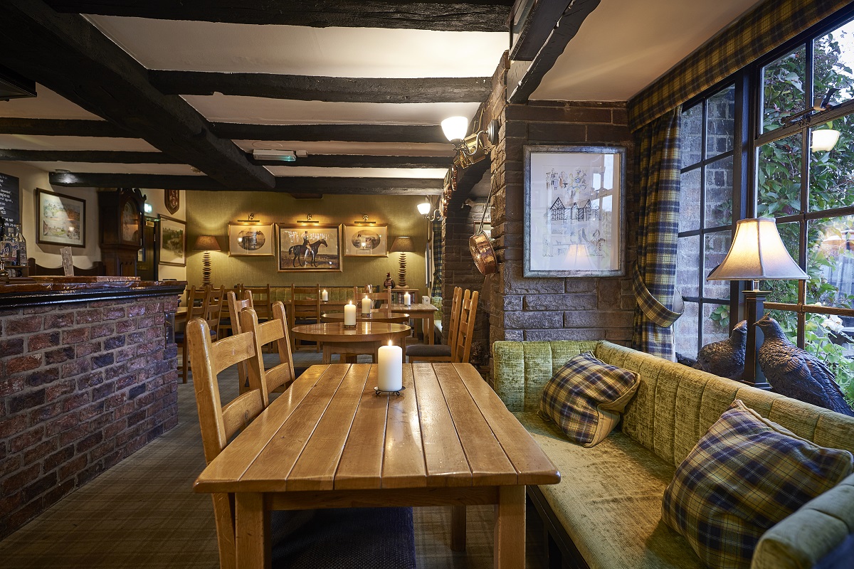 pipeandglass's tweet image. Reservations are not required for our bar and outdoor tables. Join us for Sunday lunch from 12pm - 4pm today.

#outsidedining #beergarden #sunnydays #yorkshire #pipeandglass #michelinpub #thesunishining