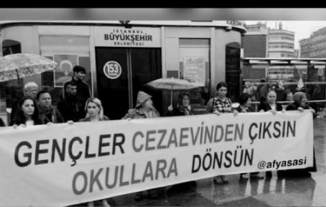 Adaletin yeniden tesis edilmesi için haksızlıkların giderilmesi için Toplumsal barış için‼️‼️

29Ekim 100YılAffı
<a href="/RTErdogan/">Recep Tayyip Erdoğan</a> <a href="/yilmaztunc/">Yılmaz TUNÇ</a> <a href="/YildizFeti/">Feti Yıldız</a> <a href="/M_Sarigul/">Mustafa Sarıgül</a>