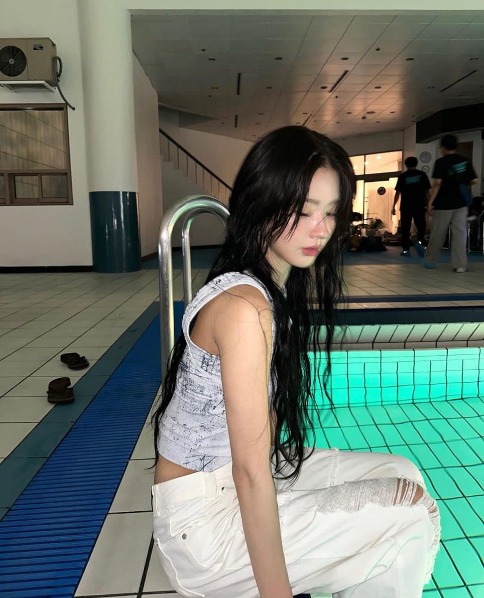 [231004] 📸 update

"🌊"

#MIYEON #GIDLE #미연 #여자아이들 <a href="/G_I_DLE/">조명철</a>