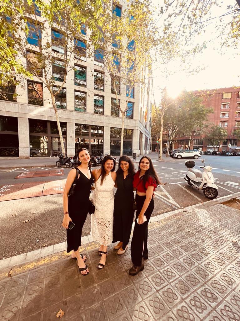 vidhyasethiya's tweet photo. Girls like to swing ❤️

Another page from my Spain diary ❤️ https://t.co/YlubtTlHvz