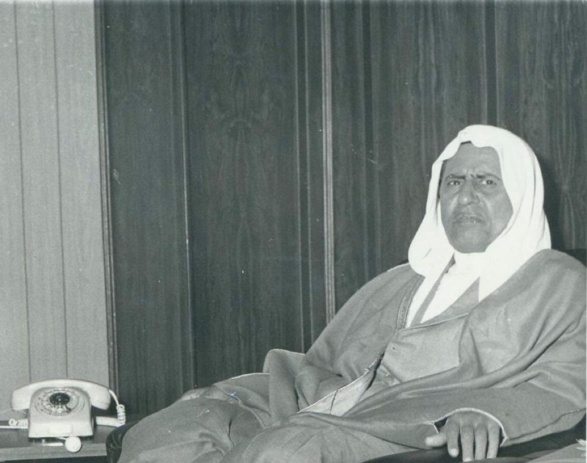 الأمير مساعد عبدالرحمن بن فيصل آل سعود
اخ المؤسس الملك عبدالعزيز ..
رحمهم الله وغفر لهم ..
حصل على شهادة جامعية 
من مواليد #الرياض وتولى عدة مناصب
أهمها وزيراً للمالية والإقتصاد الوطني
و وزيراً للداخلية ورئيساً لديوان
المراقبة العامة ، وهو واسع الإطلاع
عميق المعرفة والثقافة.
وكان