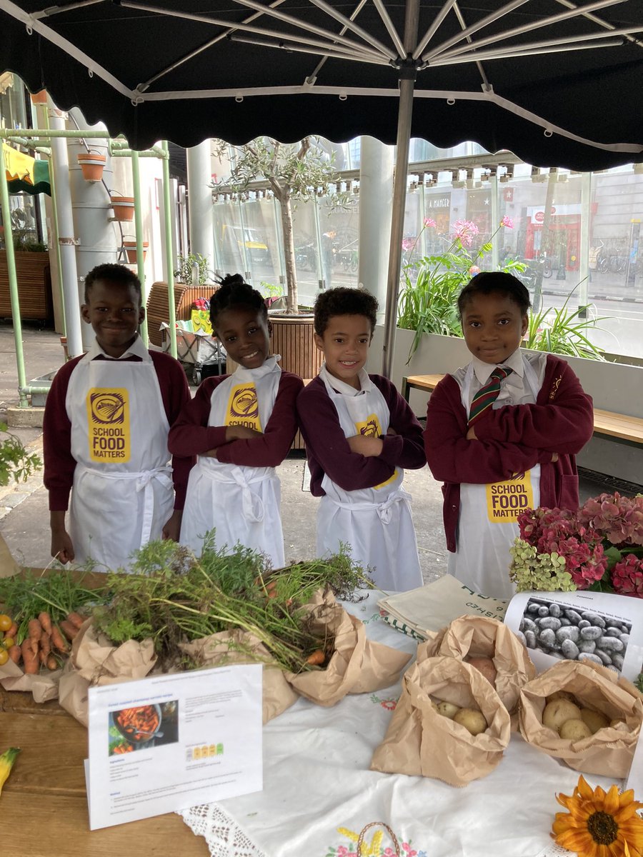 And we are ready to sell @boroughmarket with <a href="/sfmtweet/">School Food Matters</a> and our wonderful Young Marketeers