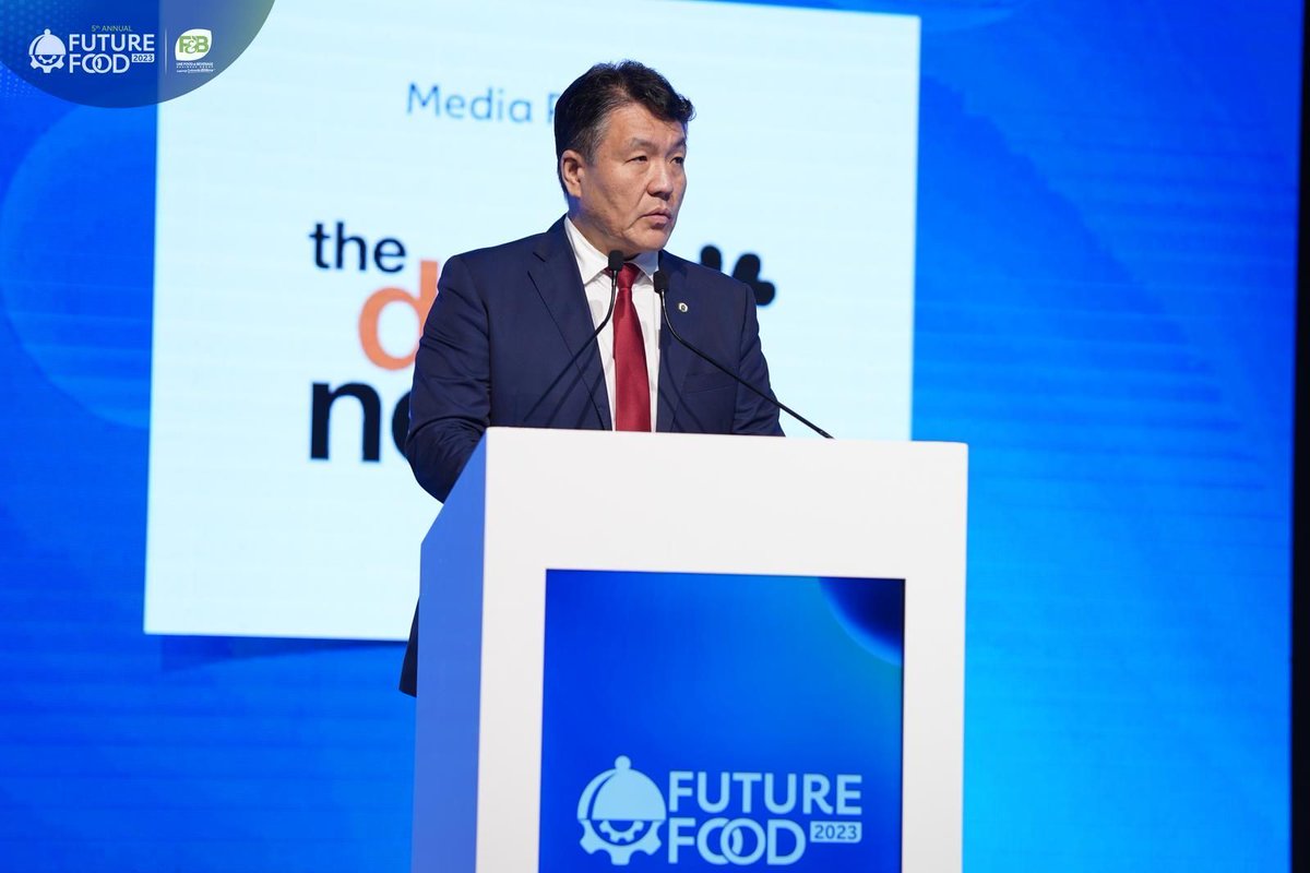 FnBDubai's tweet image. Join us on a journey into the future of food security with H.E. Yerlan Baidaulet, the Director General of the Islamic Organization for Food Security (IOFS).

Watch the full version on our exclusive F&amp;amp;B platform Tribo: web.triboapp.com/discover/89d0b…

#futurefoodseries #keynotespeech