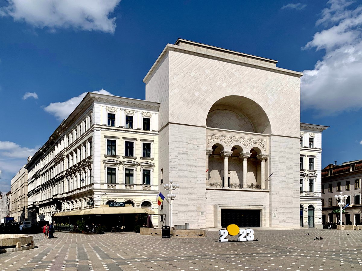 dStanca's tweet photo. Onorați să organizăm mâine începând cu ora 10:00 chiar aici, într-o clădire cu o semnificație aparte pentru România, o nouă ediție IQ DIGITAL Summit #Timisoara
#iqdigital #george #bcr #vodafone https://t.co/PbKJUYzM2d