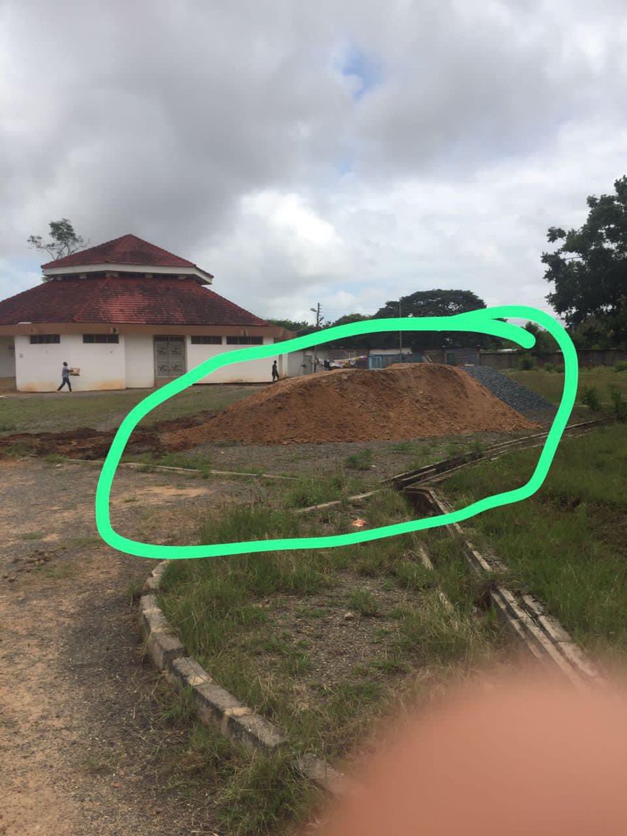 There's information that the Tema community library located at community 5 is being sold, we are putting in efforts to avert this. Kindly put your voice to it if you can, that library has served a lot of people who grew up in Tema.

Thank you. 

#OccupJulorbiHouse #FixTheCountry