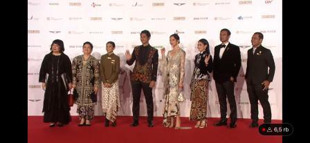 Dari yang duduk di pohon nunggu callingan cuman jd extras mondar-mandir. 
Trus dia skrg berdiri gagah di Bussan. 
Ini baru namanya "Berproses"
. 
. 
#AryainBIFF2023
#GadisKretekinBIFF2023