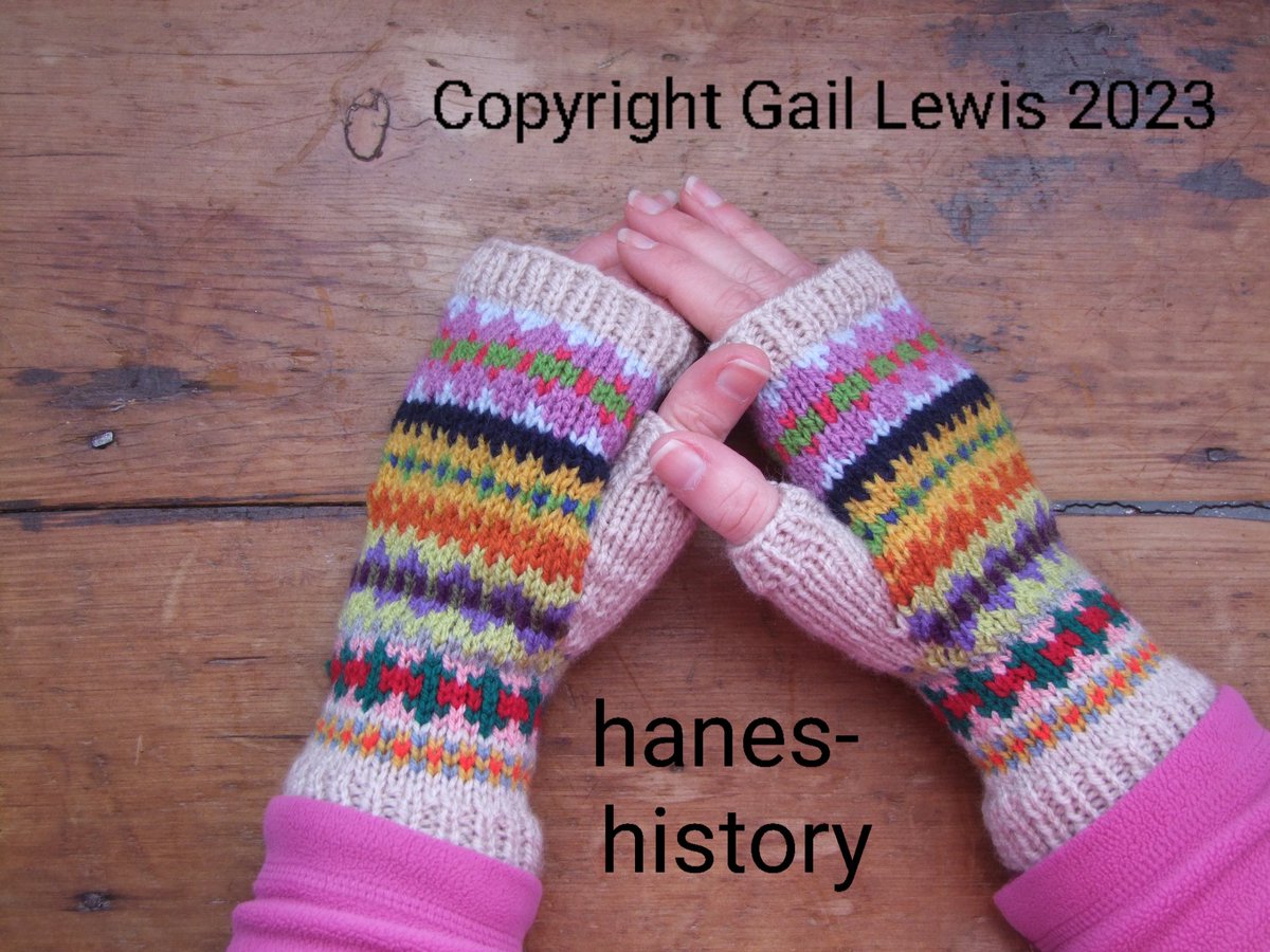 These hand knitted Hanes fingerless gloves are practical AND cute - and each pair I make has a unique colour combination. Worth a closer look? You can find them at liliwenfachknits.co.uk #Ad #MHHSBD #elevenseshour