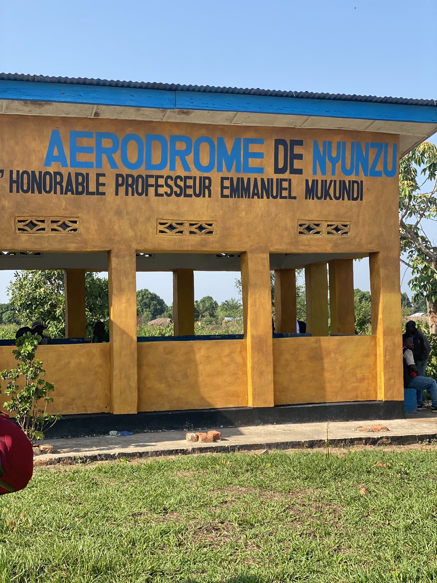 SylvieMazambi's tweet photo. A la découverte du territoire de Nyunzu dans la province de Tanganyika ☺️
Je suis si curieuse de documenter sur les conflits intercommunautaires entre les twa et les bantous dans cette partie de la #RDC.
#Unpeuple
#Amour
#solidarite https://t.co/4GYopvsVhR
