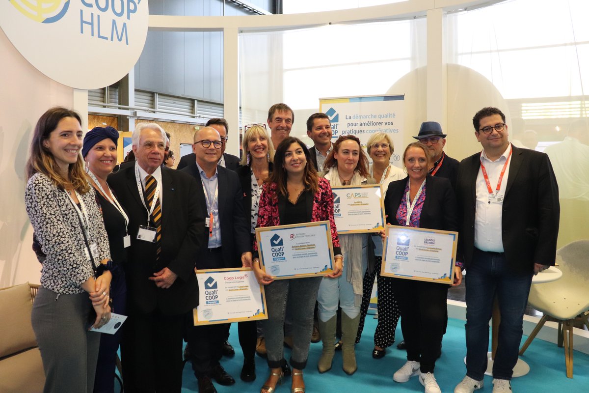 LesCoopHlm's tweet photo. #CongresHLM Hier, sur le stand @LesCoopHlm, @mnlienemann a remis les diplômes ✨Quali'Coop Engagé✨ auprès de 5 #coophlm 🎉Félicitations à @Batigere Maison Familiale, @Caps_coop, @lelogisbreton, Grand Delta Habitat
🔗 https://t.co/YtKAYdE0UM https://t.co/WhvXBUZZQU