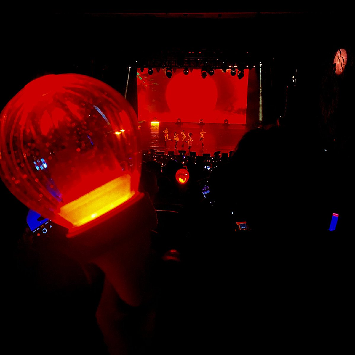 syeloml's tweet photo. wts/lfb neviebong 

hello, good day! baka may interested po sainyo bumili ng (G)I-DLE Lightstick ver. 1
bought it last year sa kpopmerch ph, nagamit lang once sa concert ng idle last september 2022. still in a good condition po.

rfs: need funds
dm me if interested po https://t.co/O9oizSrpDX