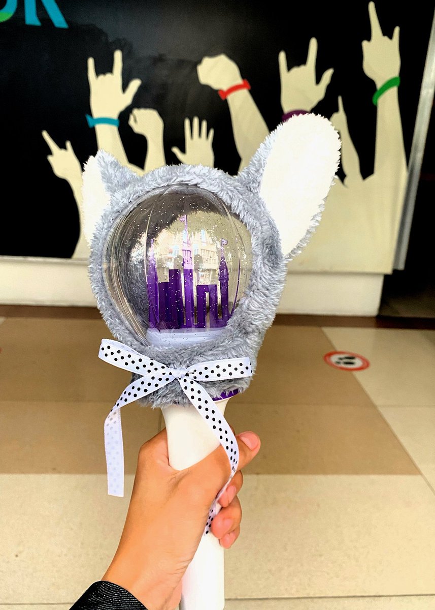 syeloml's tweet photo. wts/lfb neviebong 

hello, good day! baka may interested po sainyo bumili ng (G)I-DLE Lightstick ver. 1
bought it last year sa kpopmerch ph, nagamit lang once sa concert ng idle last september 2022. still in a good condition po.

rfs: need funds
dm me if interested po https://t.co/O9oizSrpDX