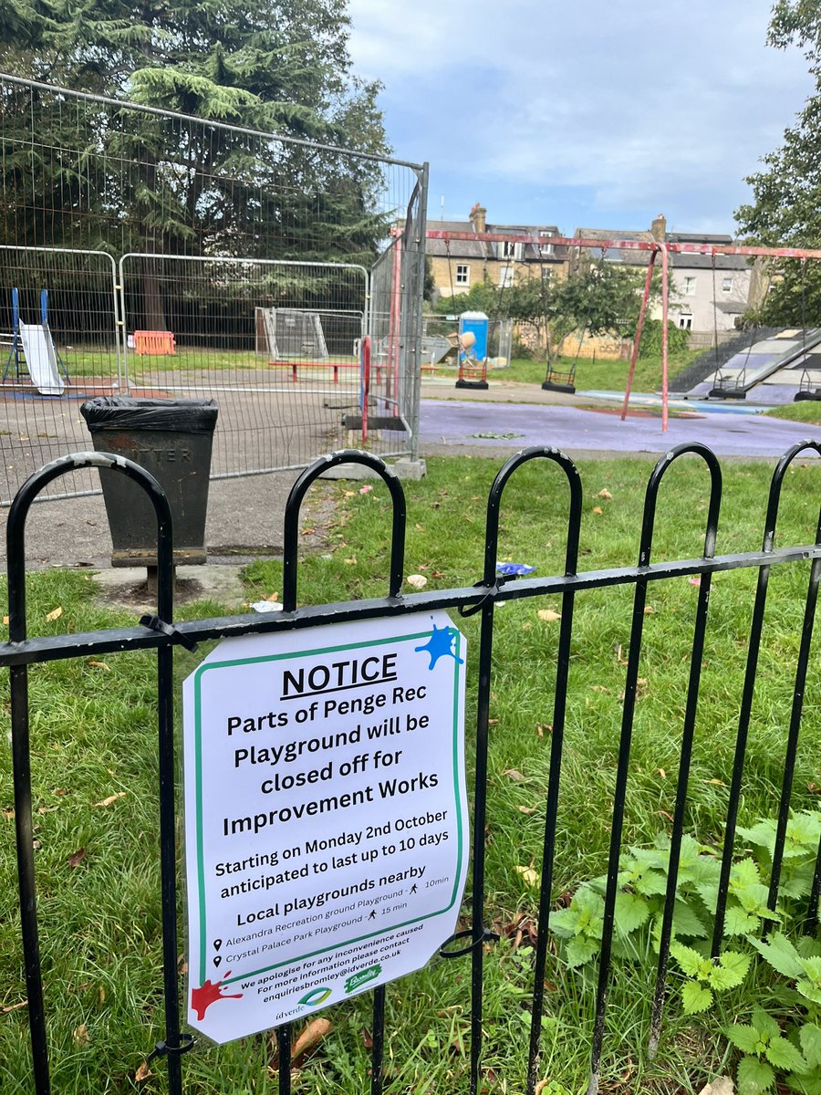 AnitaZ90's tweet image. 🤗 Fun pending in Penge Rec…. the playground and adjacent field will be disrupted for a while longer but it will be worth it! #Penge @idverde_Bromley @PengeRecFriends