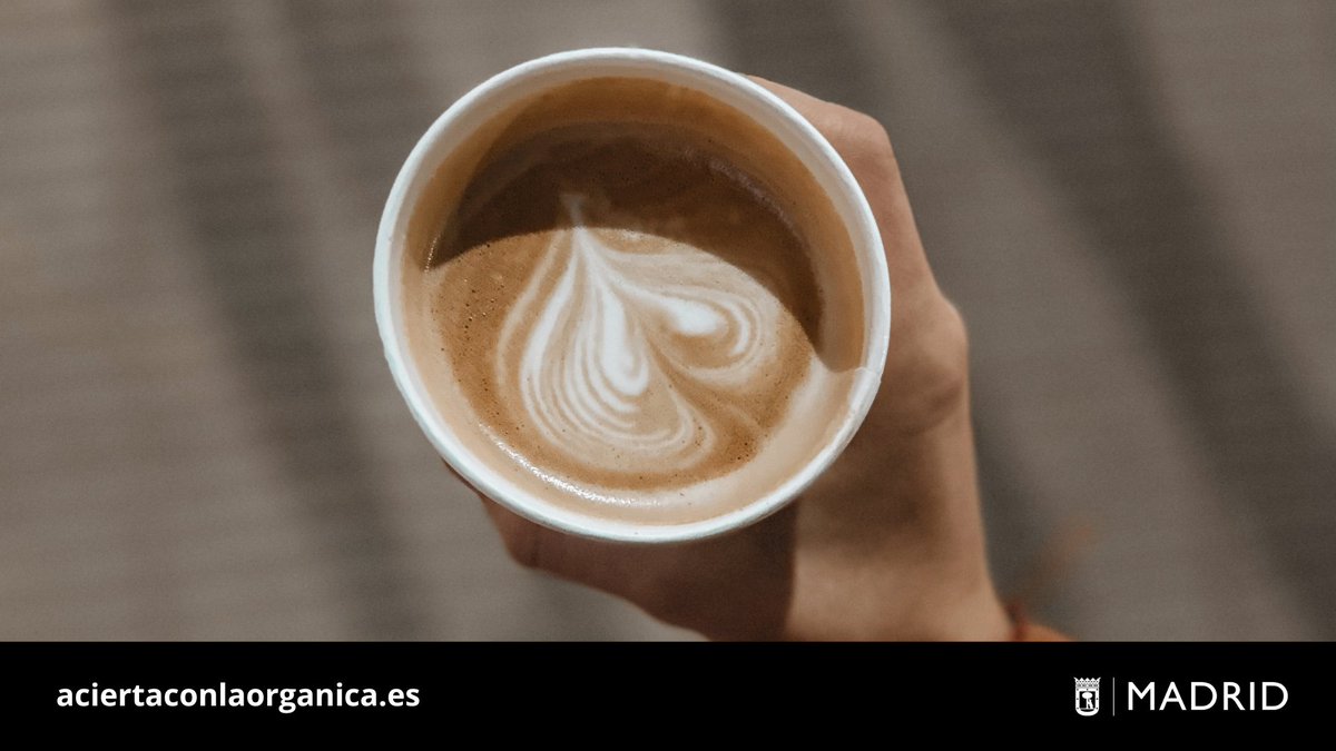 AciertaOrganica's tweet photo. ¿Dudas sobre dónde se debe depositar el vaso de cartón del café? 

👉 Debe ser depositado en el contenedor azul de papel y cartón.  

👉 No olvides quitar la tapa de plástico si tiene y depositarla en el contenedor amarillo.

#conRde_Madrid #ResiduosMadrid https://t.co/Y3IEsTyFFG