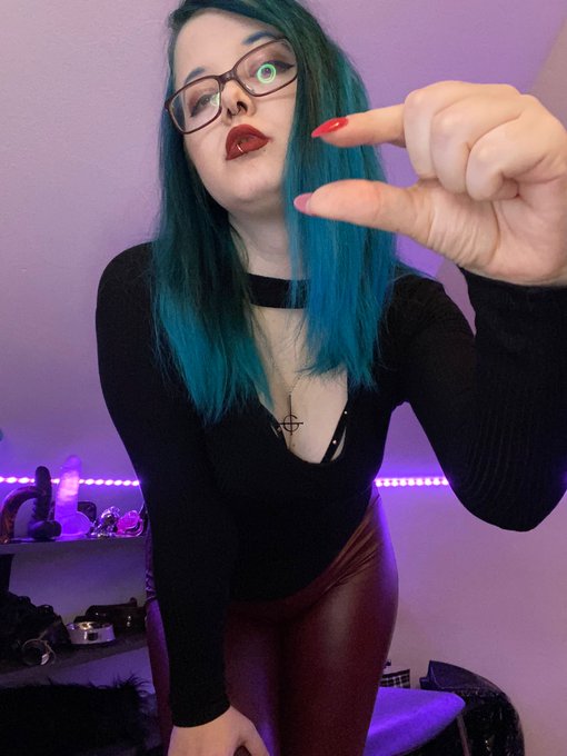 So das erste Locktober Video ist Auf Onlyfans oben !!  #locktober #onlyfans #gothic #femdom #humanilation<a href="/tag/femdom"class="tags"><span>#femdom</span></a><a href="/tag/gothic"class="tags"><span>#gothic</span></a><a href="/tag/sissy"class="tags"><span>#sissy</span></a><a href="/tag/onlyfans"class="tags"><span>#onlyfans</span></a><a href="/tag/locktober"class="tags"><span>#locktober</span></a>