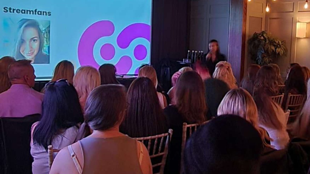 streamate_nl's tweet image. 🇬🇧🎉 Hartelijk dank aan onze geweldige partners in het Verenigd Koninkrijk voor hun deelname aan ons evenement! Jullie feedback is een stimulans voor onze toekomstige inspanningen en we zijn nu al enthousiast over wat volgend jaar zal brengen! 🚀🗓️ #UKevent #UK #feedback #amazing