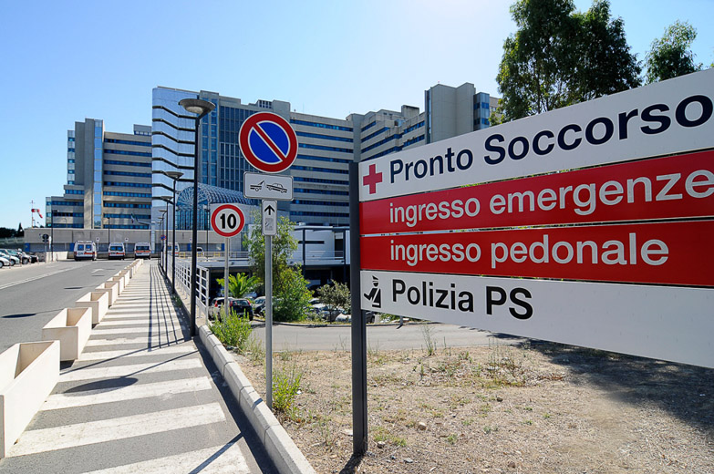 bepianziani's tweet photo. Non abolire il numero chiuso a Medicina vuol dire non voler risolvere il problema della carenza di medici ancora per moltissimi anni. Ma il numero chiuso non dovrebbe esistere per nessun corso di studi. Chi non ha voglia di studiare si fa, nel tempo, fuori da solo. #Medicina https://t.co/dMVBGfbiH3
