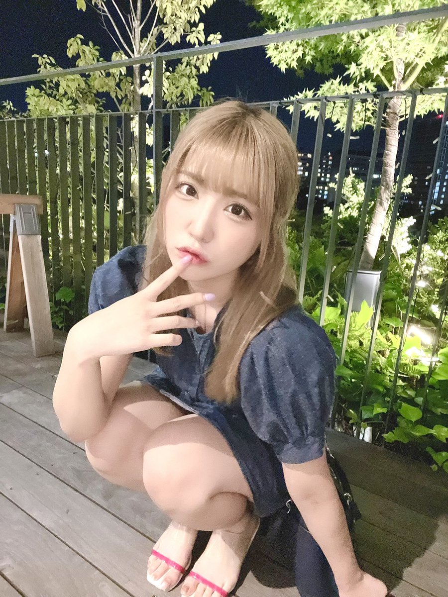 __FeCl222's tweet photo. 互联网凉鞋脚照收集中-45 https://t.co/FuiLaX0HMh
