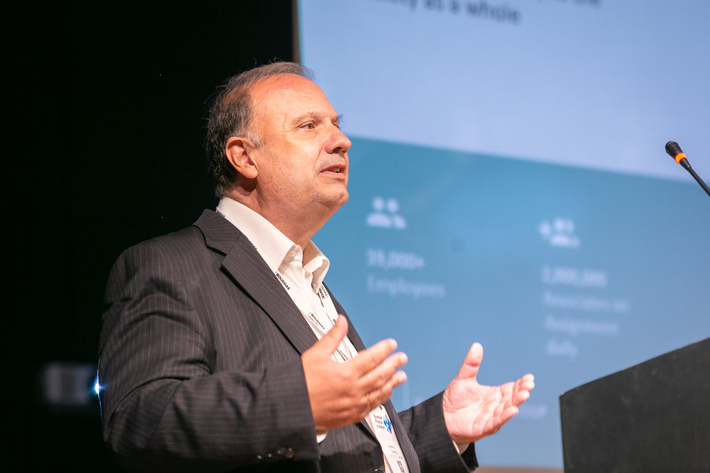 Η #AdeccoGreece στο 𝐅𝐢𝐧𝐚𝐧𝐜𝐞 𝐢𝐧 𝐀𝐜𝐭𝐢𝐨𝐧
Ο Χρήστος Γκότσης, οικονομικός διευθυντής της εταιρείας μας, ομιλητής στο συνέδριο που διοργάνωσε o όμιλος BOUSSIAS, μοιράστηκε τις γνώσεις του για τις στρατηγικές ορθής διαχείρισης των οικονομικών πόρων των επιχειρήσεων.