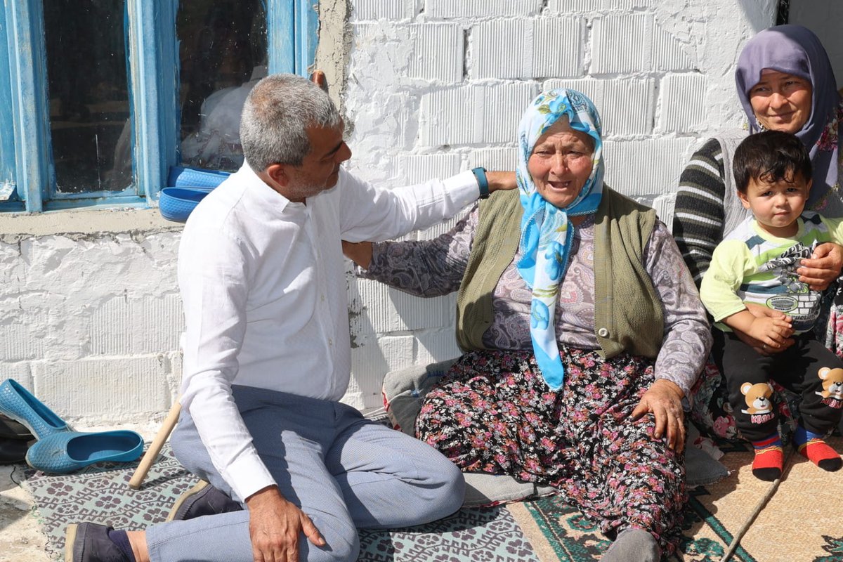 nedimkaplan09's tweet image. #Çallı mahallemizden merhum Hamit Karatosun'un oğlu merhum Bayram Ali amcamız için Mahalle Muhtarımız Hasan Sarıoğlu ile birlikte ailesine taziye ziyaretinde bulunduk.
Merhuma Allah'tan rahmet kederli ailesine sabırlar diliyorum.
Mekanı cennet olsun.