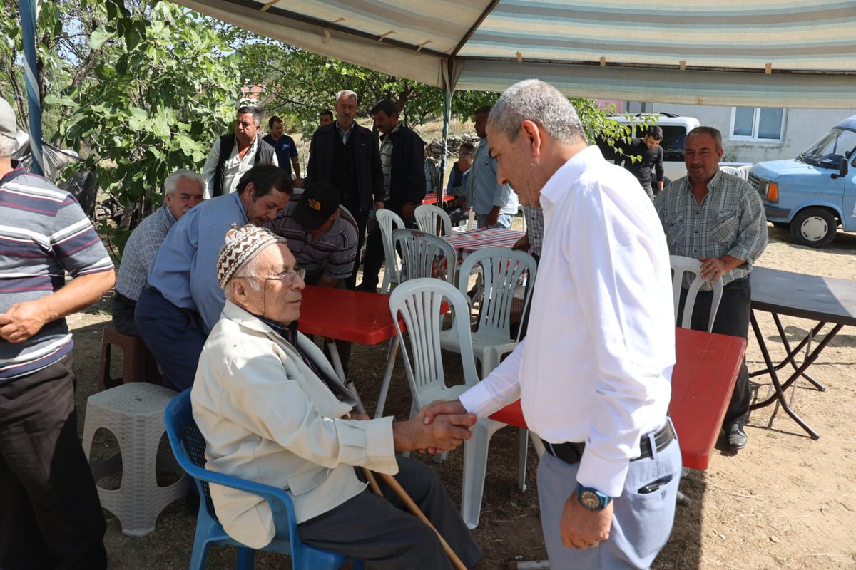 nedimkaplan09's tweet image. #Çallı mahallemizden merhum Hamit Karatosun'un oğlu merhum Bayram Ali amcamız için Mahalle Muhtarımız Hasan Sarıoğlu ile birlikte ailesine taziye ziyaretinde bulunduk.
Merhuma Allah'tan rahmet kederli ailesine sabırlar diliyorum.
Mekanı cennet olsun.