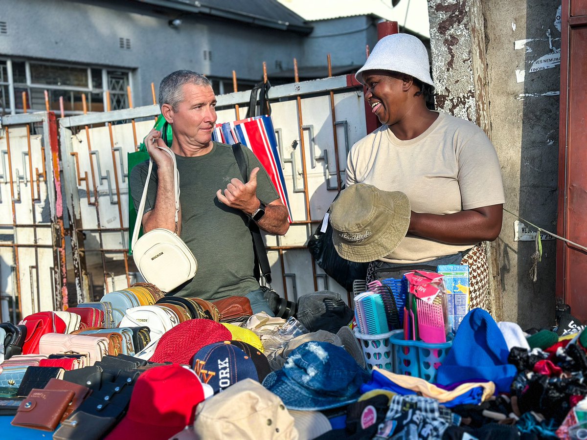 What a humbling experience to meet a #deaf street vendor in #Harare #Zimbabwe Grateful for the opportunity to brighten someone’s day and share some laughs 💛 #DeafNation #NoBarriers #TravelZimbabwe