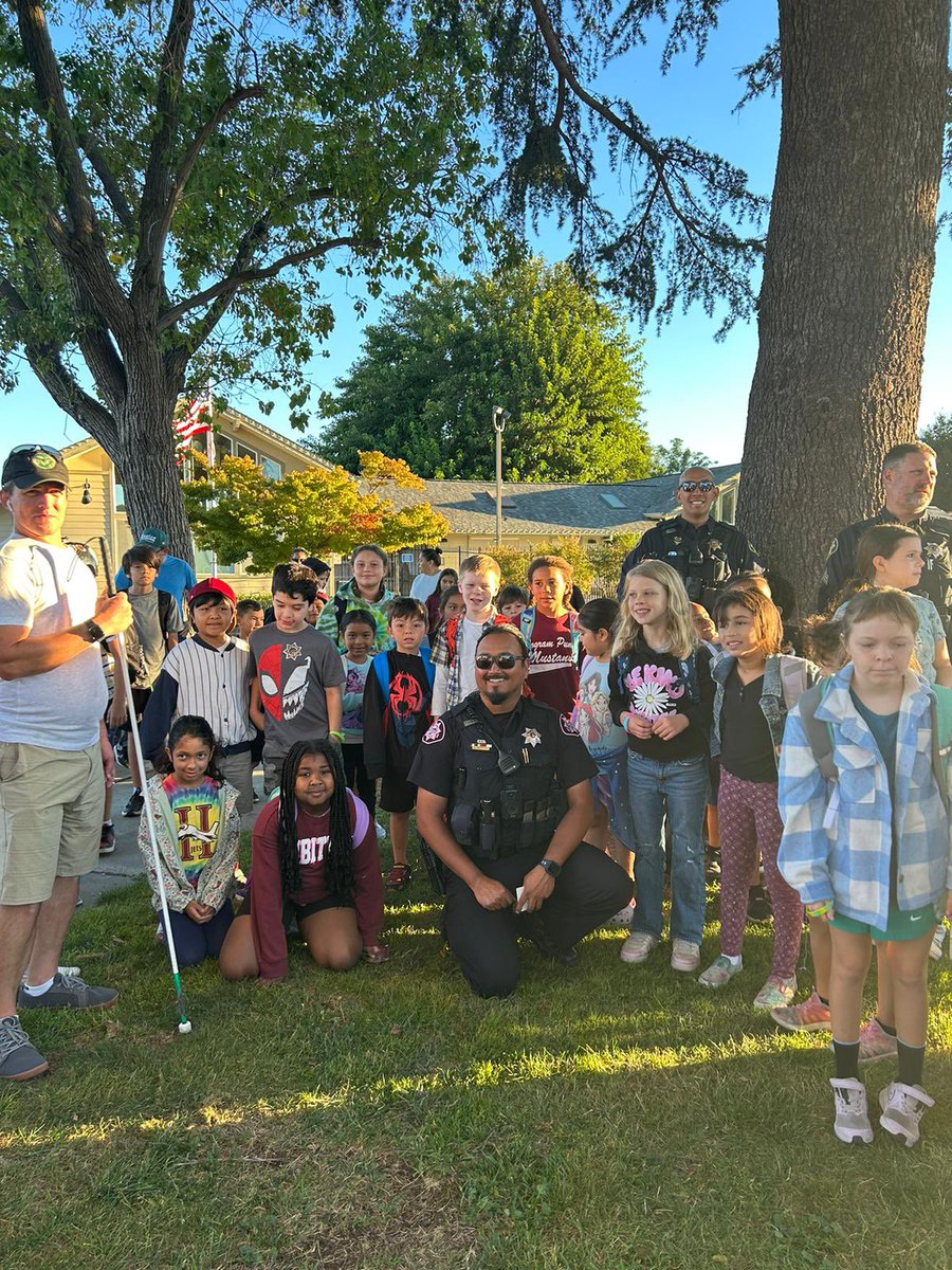 HolbrookPfc's tweet photo. Today, communities across the U.S. are walking & rolling as part of Walk & Roll to School Day 2023, a celebration highlighting the importance of safe, active travel. Our #HOLAJets know how important this is & participated in today’s #HOLAwesome event. Thanks to all!!! https://t.co/kcN37JcB3u