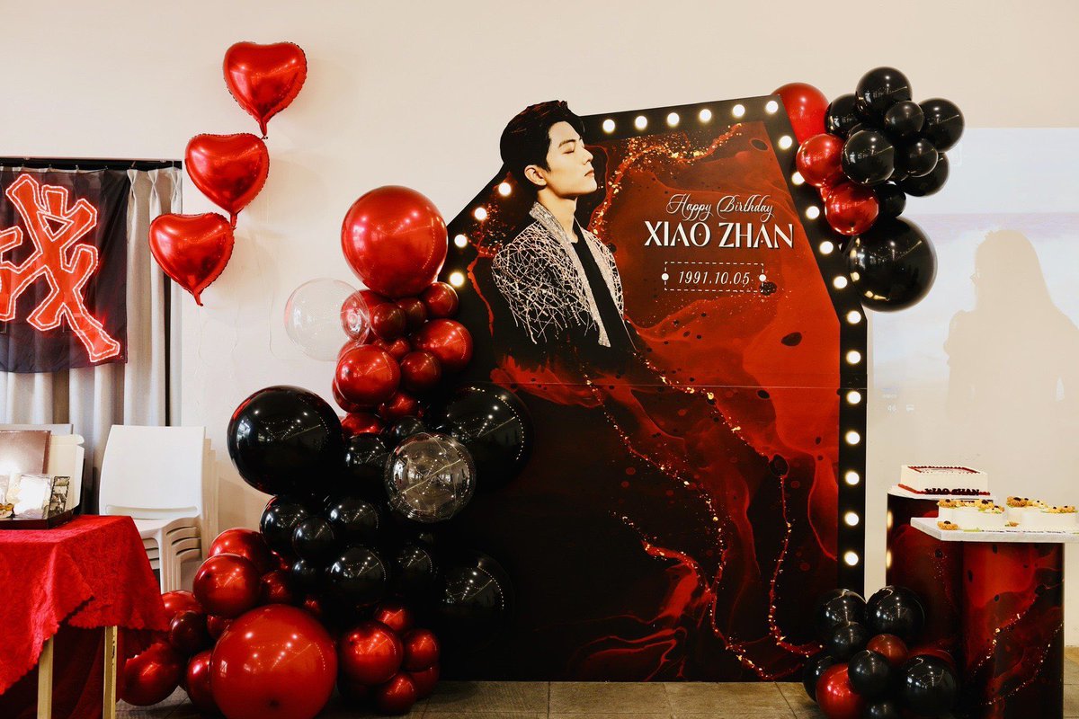 V_Vzhan1005's tweet photo. May mắn cả đời này của tôi  Là đã gặp đúng được người  Lúc em vừa hay tôi cũng yêu người 🎂🌹♥️

SHINING STAR XIAO ZHAN DAY #Happy32ndXIAOZHAN #XiaoZhan32in23 https://t.co/E5zA0hlBLs