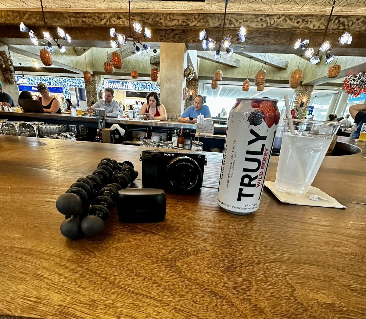 ItsDelfi_'s tweet image. Need to invest in on the go editing system! iPad Pro or MacBook Pro? #contentcreators #apple #editingonthego